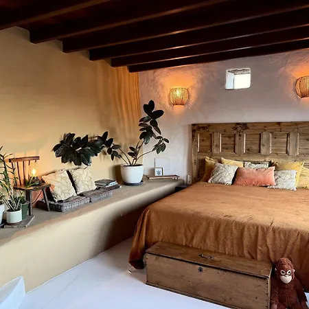 Botanica - 5 Bedroom With Pool And Hot Tub Holiday home *