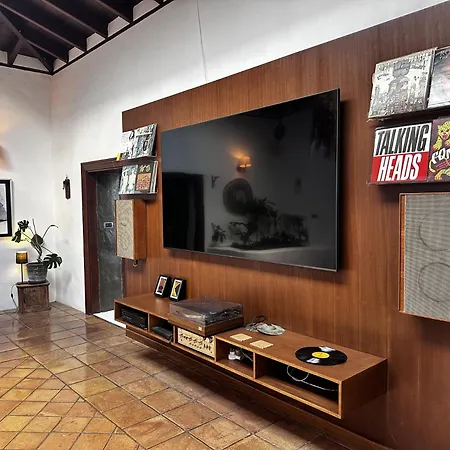 Botanica - 5 Bedroom With Pool And Hot Tub