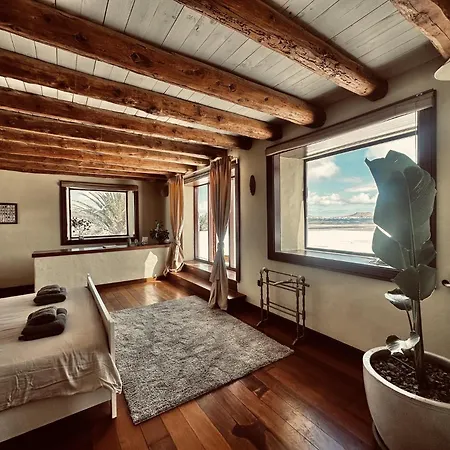 Дом отдыха Botanica - 5 Bedroom With Pool And Hot Tub
