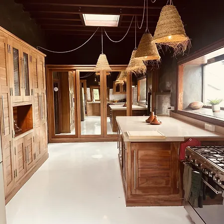 Botanica - 5 Bedroom With Pool And Hot Tub