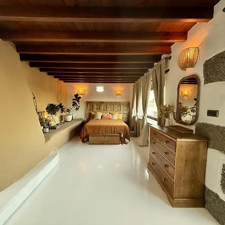 Hébergement de vacances Botanica - 5 Bedroom With Pool And Hot Tub *