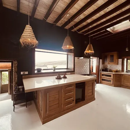 Дом отдыха Botanica - 5 Bedroom With Pool And Hot Tub *