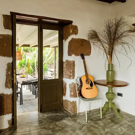 Дом отдыха Botanica - 5 Bedroom With Pool And Hot Tub *