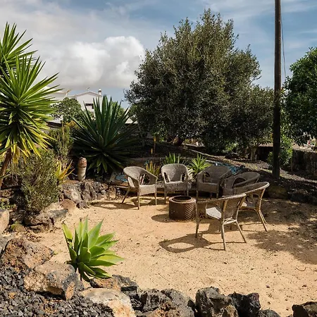 Дом отдыха Botanica - 5 Bedroom With Pool And Hot Tub