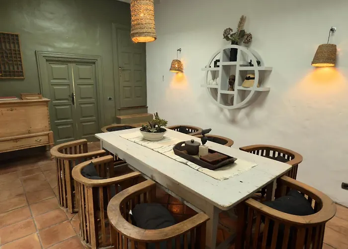 Botanica - 5 Bedroom With Pool And Hot Tub Holiday home