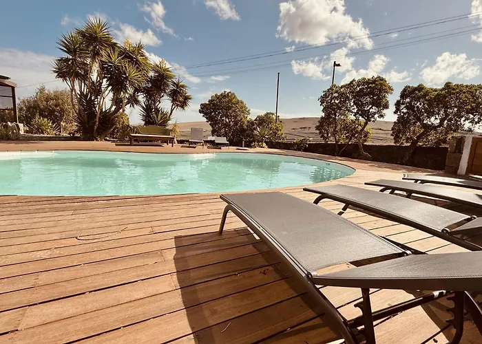 Botanica - 5 Bedroom With Pool And Hot Tub Holiday home