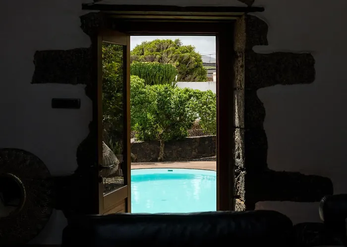 Botanica - 5 Bedroom With Pool And Hot Tub Holiday home