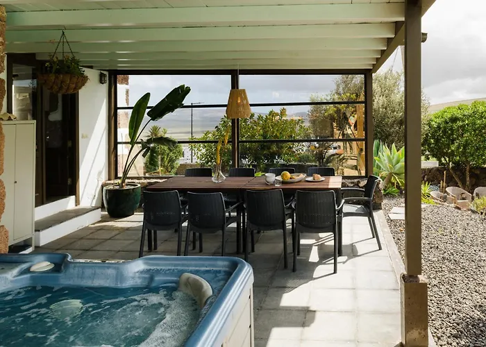 Botanica - 5 Bedroom With Pool And Hot Tub *