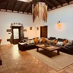 Botanica - 5 Bedroom With Pool And Hot Tub *