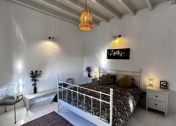 Сasa de vacaciones Botanica - 5 Bedroom With Pool And Hot Tub