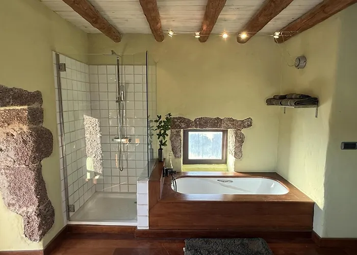 Сasa de vacaciones Botanica - 5 Bedroom With Pool And Hot Tub