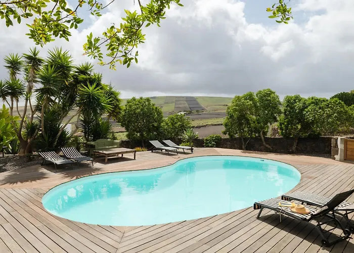 Сasa de vacaciones Botanica - 5 Bedroom With Pool And Hot Tub